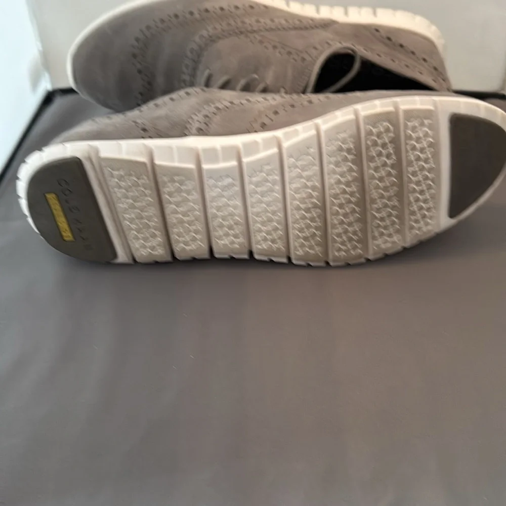 Cole Haan women’s size 11 Gray‎ Suede Oxford Shoes